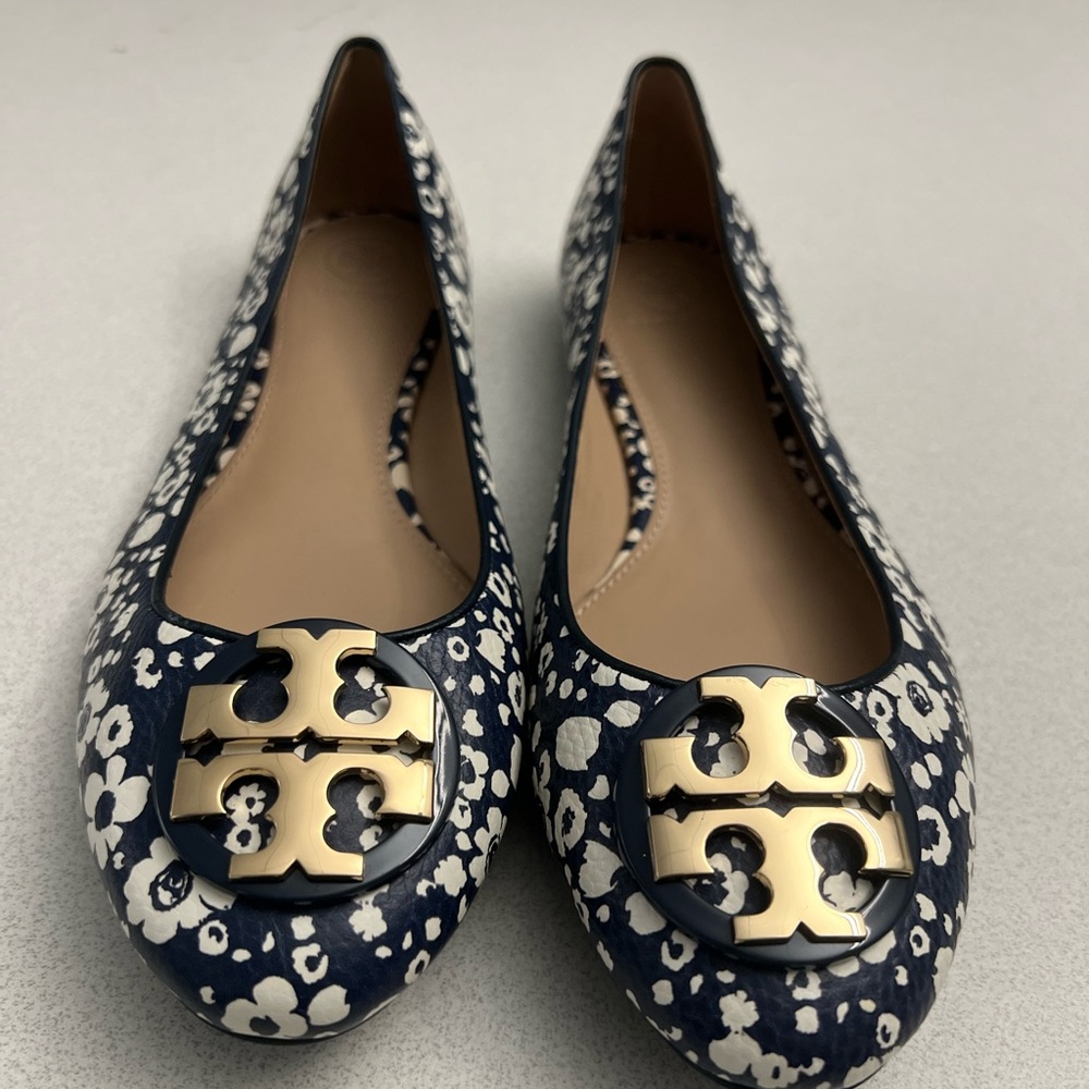 Tory Butch Claire Ballet Flats Navy/Ivory NWOB Size 9.5